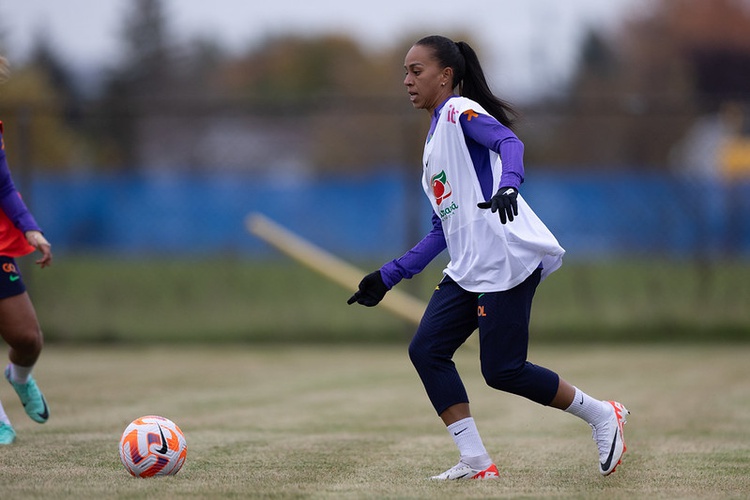 Adriana, atacante da Seleção Feminina.