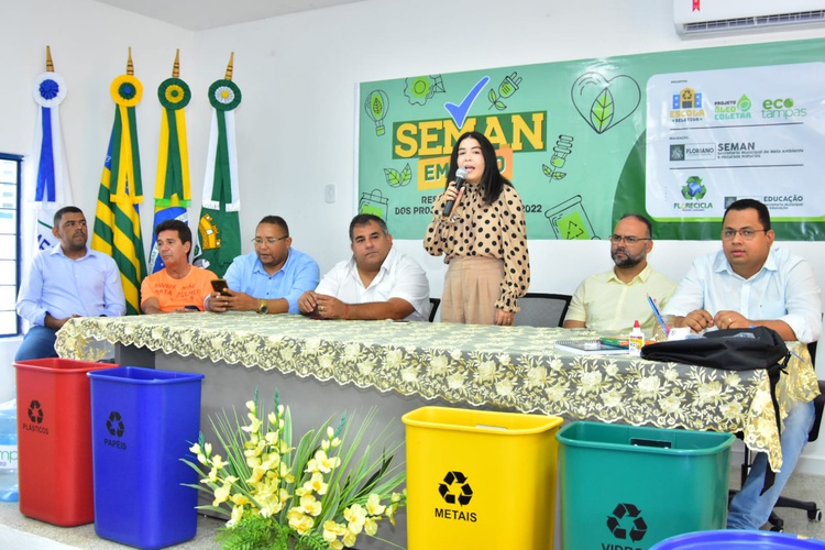 Vereadores acompanham premiação de projetos ambientais realizados em Floriano.