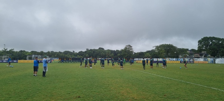 Treino do Altos, no CT do Retrô.