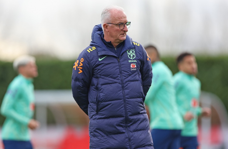 Dorival Júnior em seu primeiro treino pela Seleção Brasileira