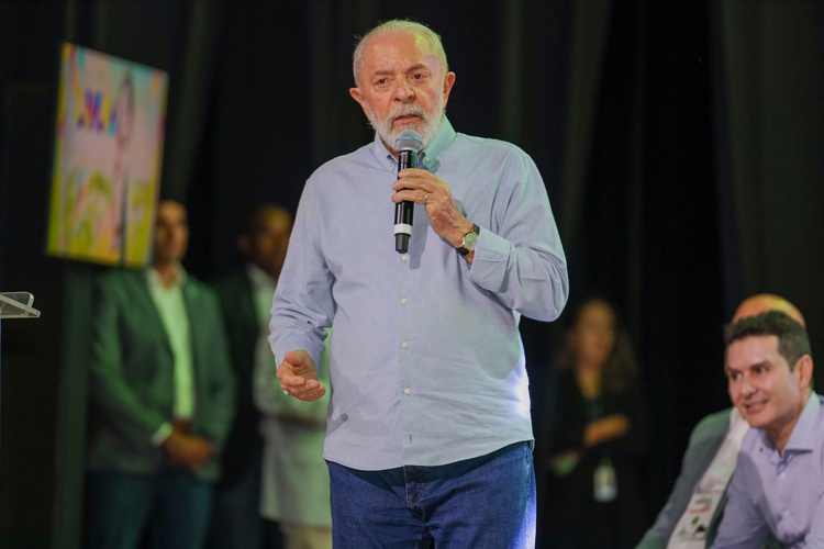 Lula anuncia R$ 194 milhões para construção de 1,3 mil casas no Piauí