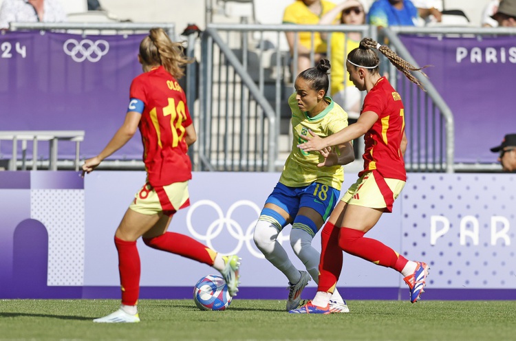 Gabi Portilho durante o jogo entre Brasil e Espanha