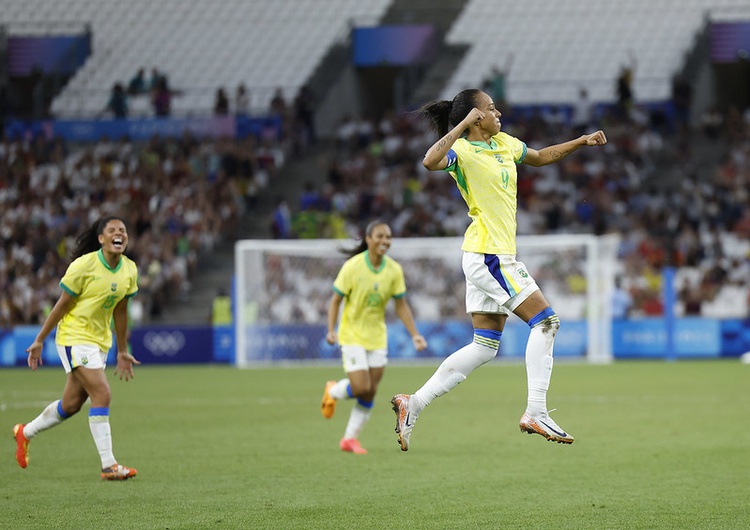 Adriana Silva, atacante piauiense, marcou o terceiro gol do Brasil