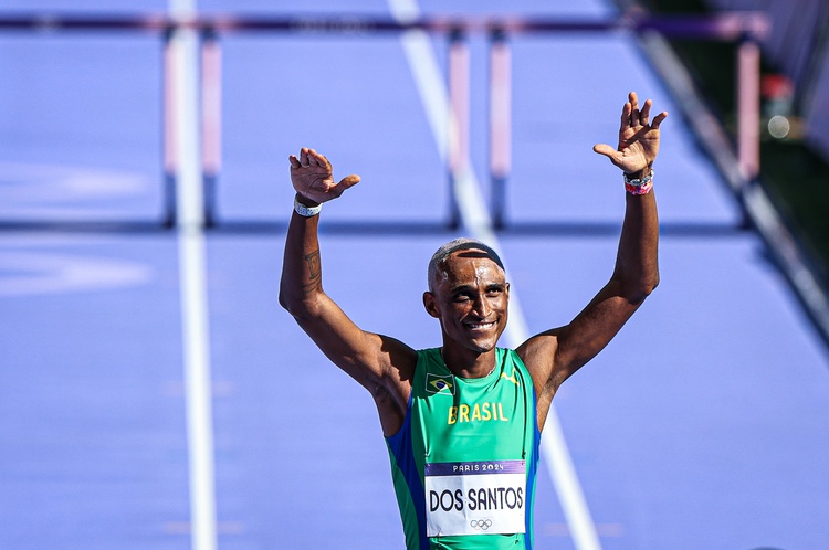 Alison dos Santos se supera e conquista bronze nos 400m com barreiras