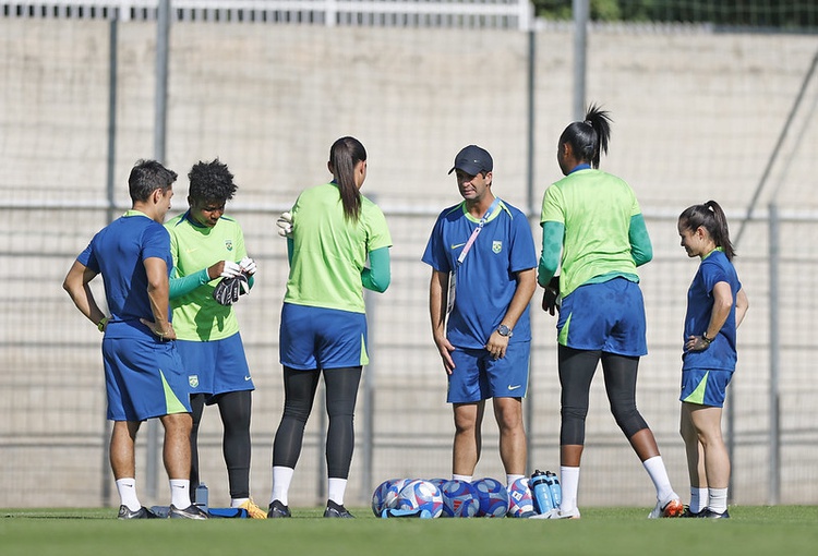 Brasil enfrenta Espanha, nesta terça-feira (6), em Marselha